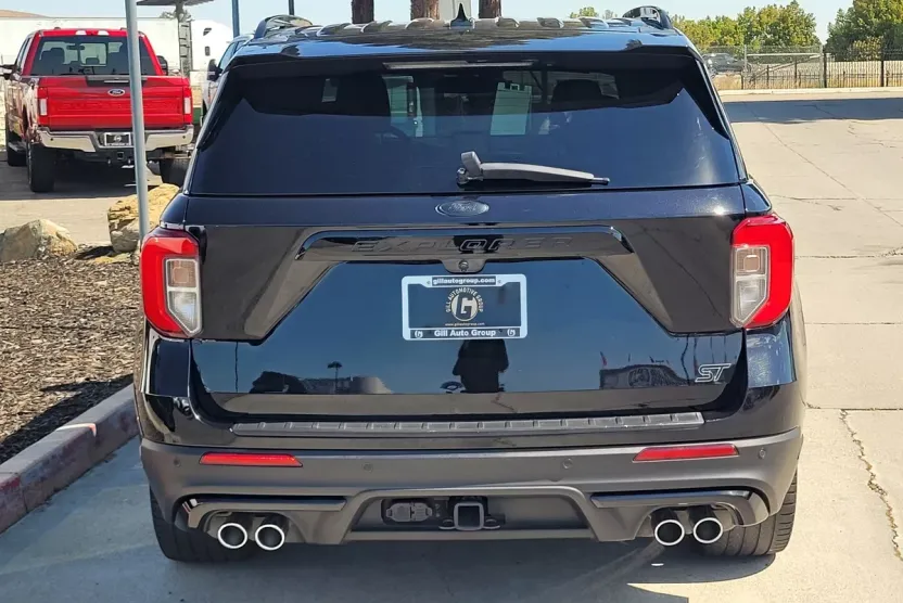 2020 Ford Explorer ST photo 1
