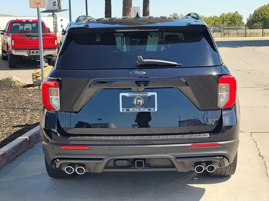 2020 Ford Explorer ST photo 1