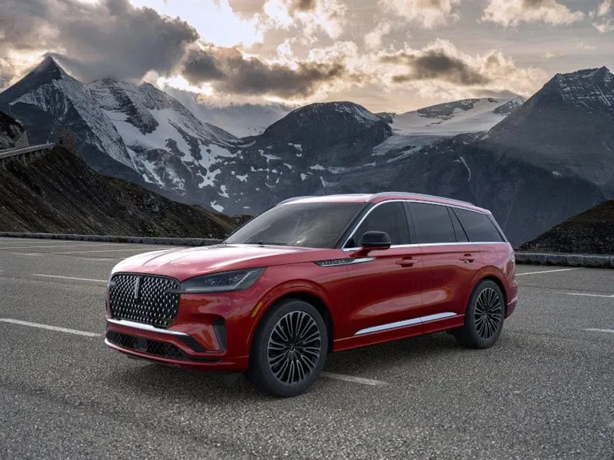2025 Lincoln Aviator Black Label photo 1