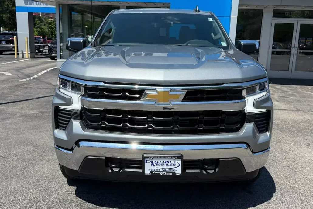 2026 Chevrolet Silverado 1500 LT photo 1