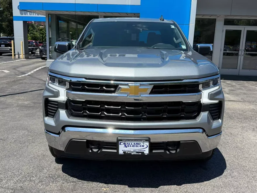 2026 Chevrolet Silverado 1500 LT photo 1