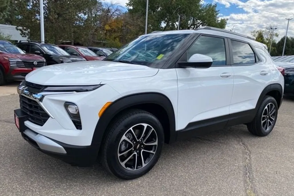 2024 Chevrolet Trailblazer LT photo 1