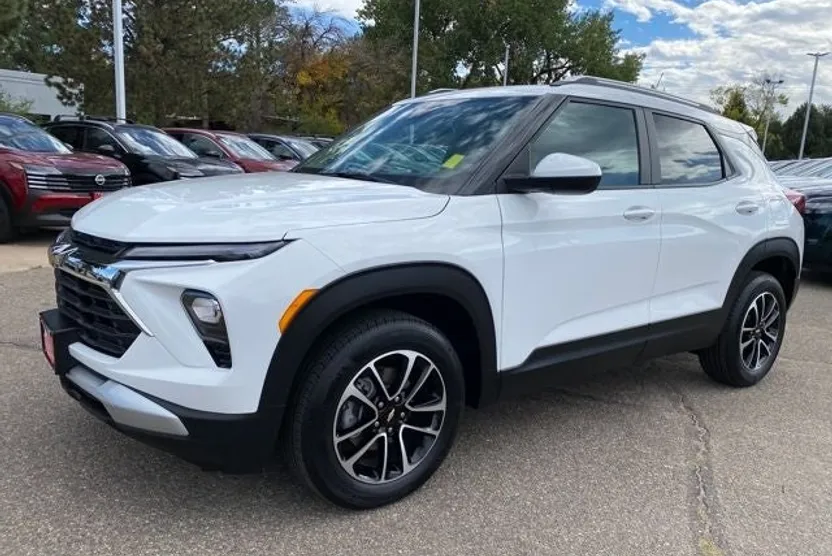 2024 Chevrolet Trailblazer LT photo 1