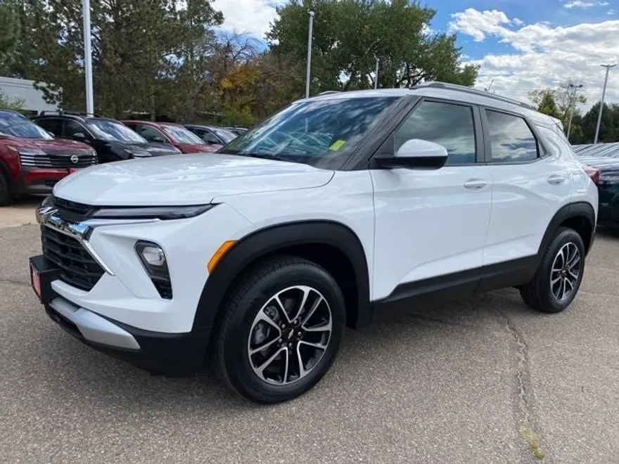 2024 Chevrolet Trailblazer LT photo 1