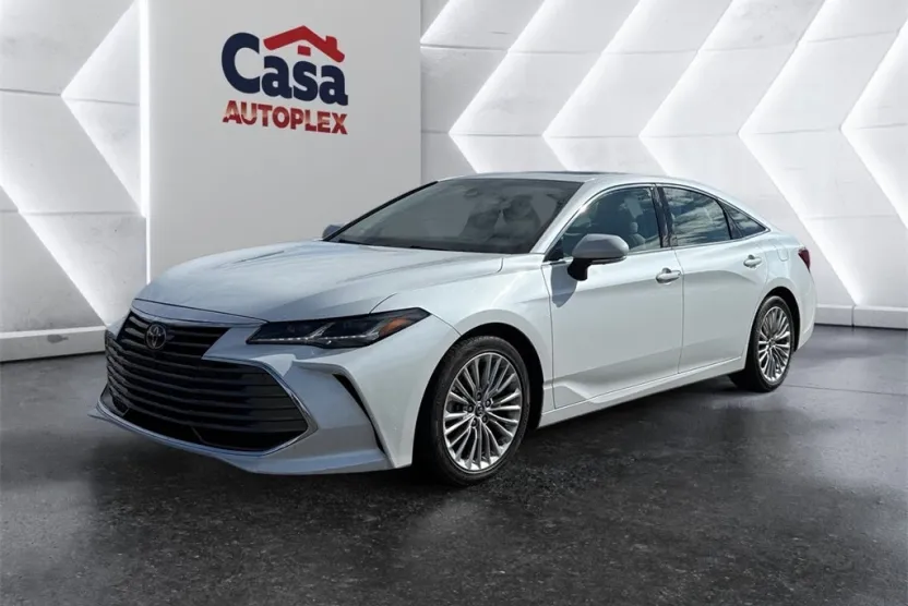2019 Toyota Avalon XLE photo 1