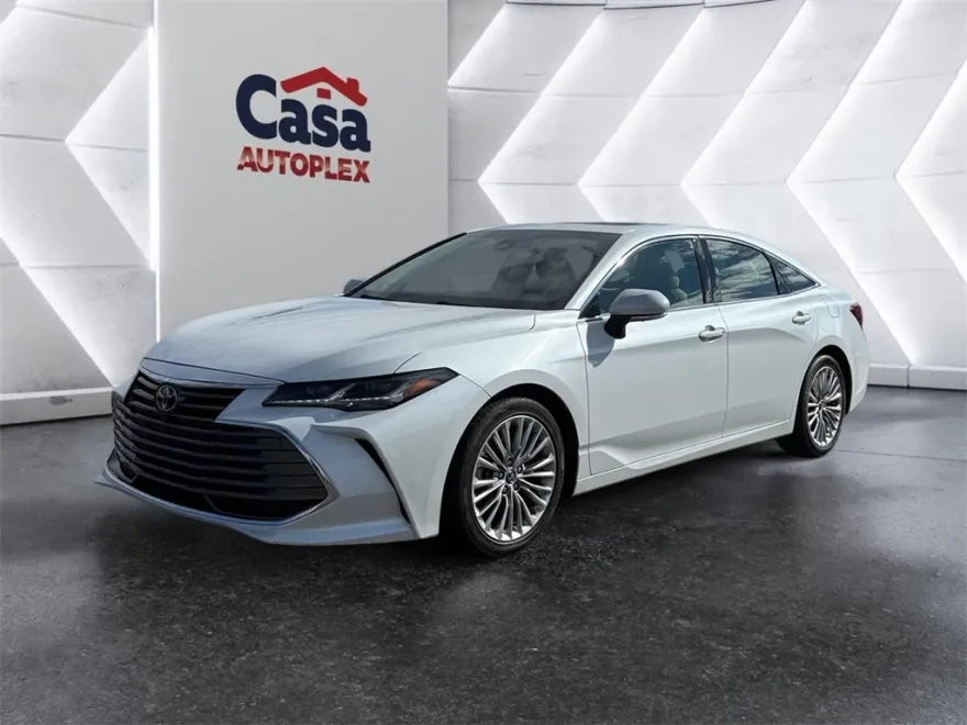 2019 Toyota Avalon XLE photo 1