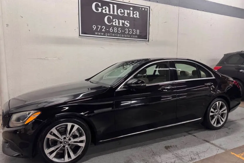 2017 Mercedes Benz C 300 Luxury photo 1