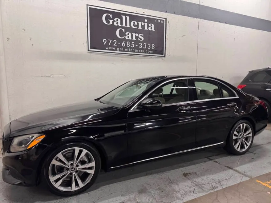2017 Mercedes Benz C 300 Luxury photo 1