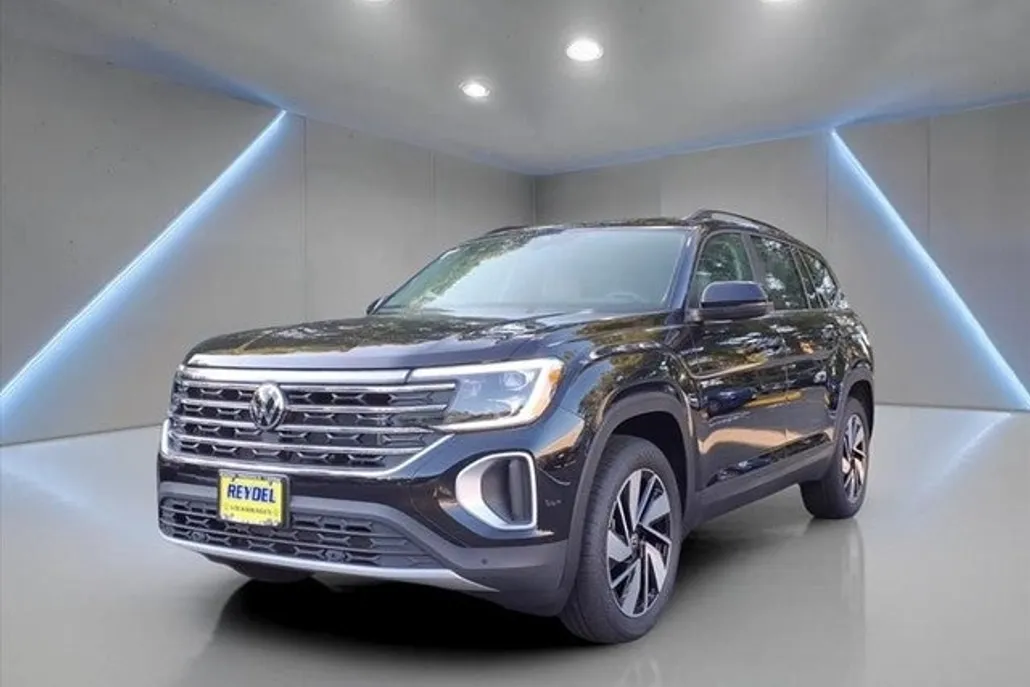 2025 Volkswagen Atlas SE photo 1