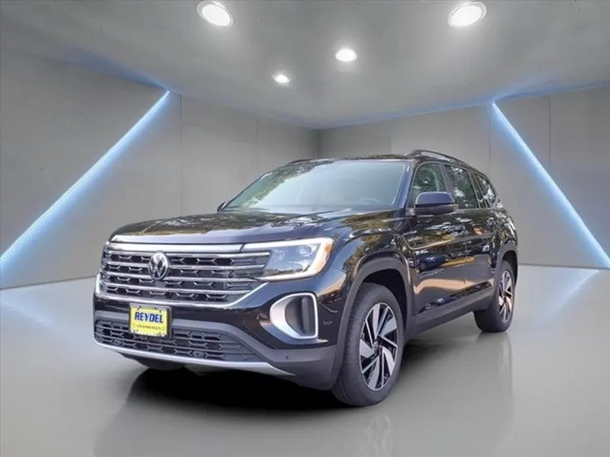 2025 Volkswagen Atlas SE photo 1