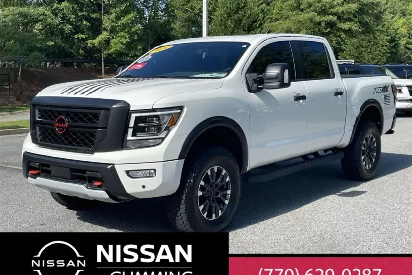 2024 Nissan Titan PRO-4X photo 1