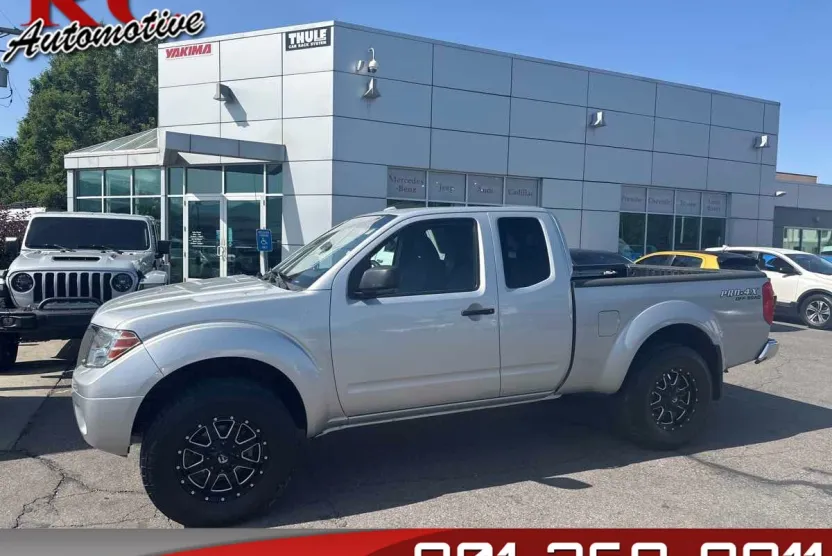 2012 Nissan Frontier SV photo 1