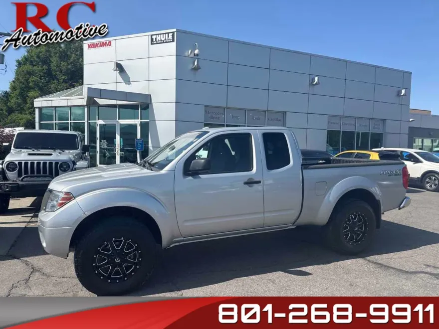 2012 Nissan Frontier SV photo 1