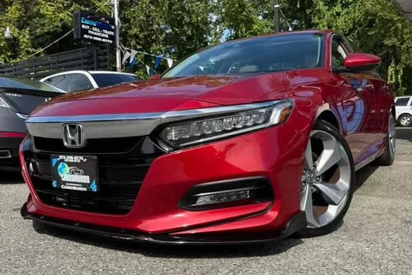 2018 Honda Accord Touring photo 1