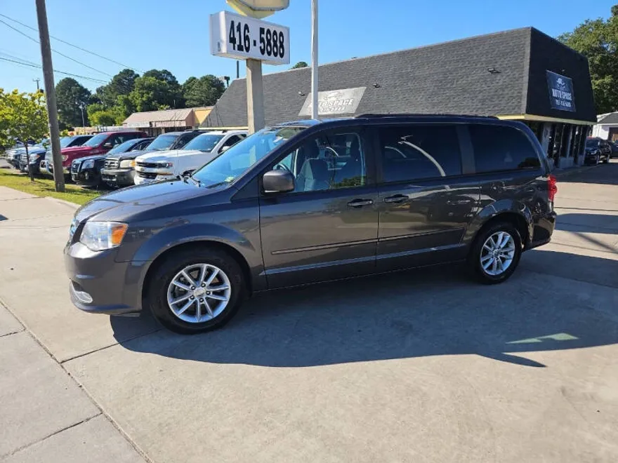 2016 Dodge Grand Caravan SXT Plus photo 1