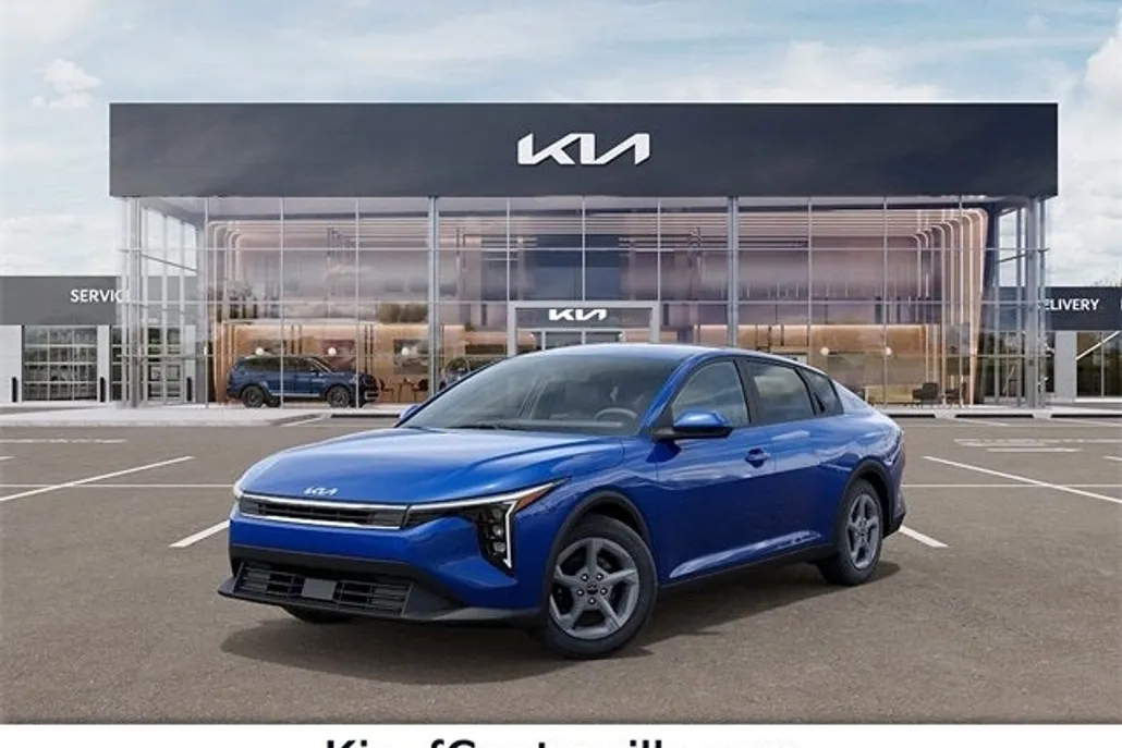 2025 Kia K4 LXS photo 1