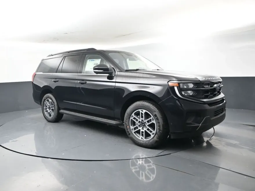 2025 Ford Expedition photo 1