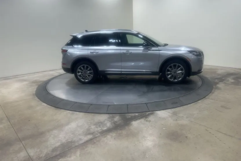 2022 Lincoln Corsair Standard photo 1