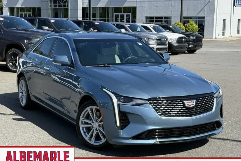 2024 Cadillac CT4 Luxury photo 1