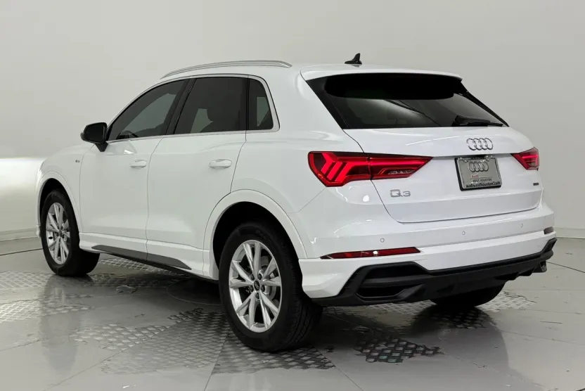 2025 Audi Q3 S line Premium Plus 45 TFSI photo 1