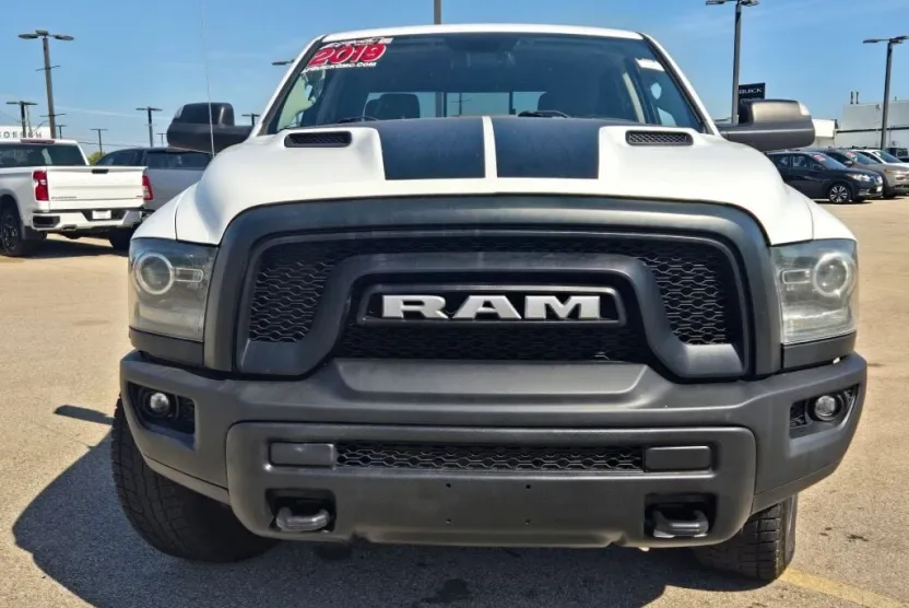 2019 Ram 1500 Classic SLT photo 1