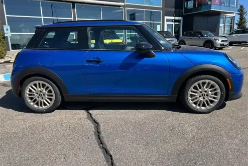 2025 Mini Cooper 2 Door Hardtop S Iconic photo 2