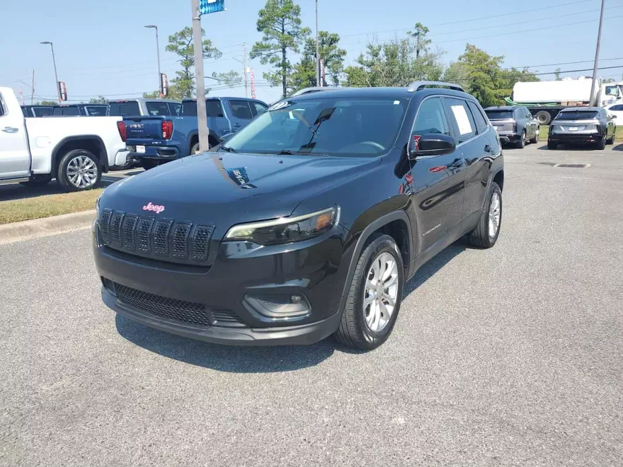 2019 Jeep Cherokee Latitude photo 1
