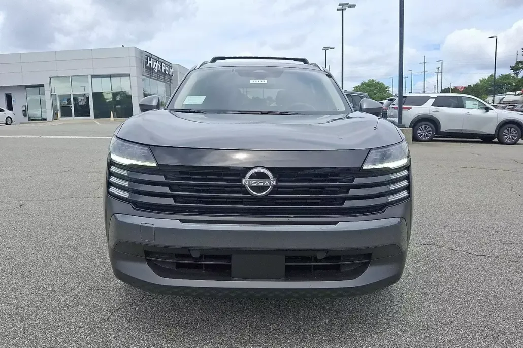 2025 Nissan Kicks SV photo 1