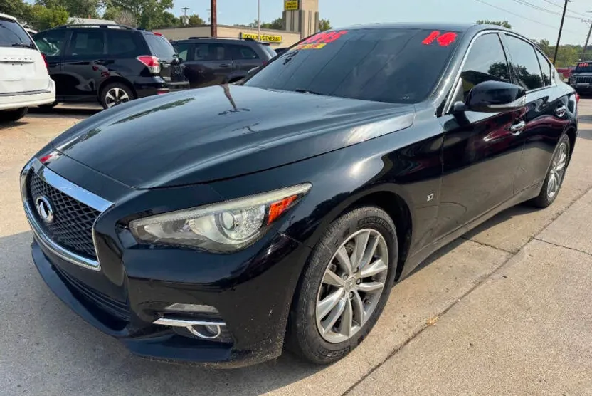 2014 Infiniti Q50 Premium photo 1