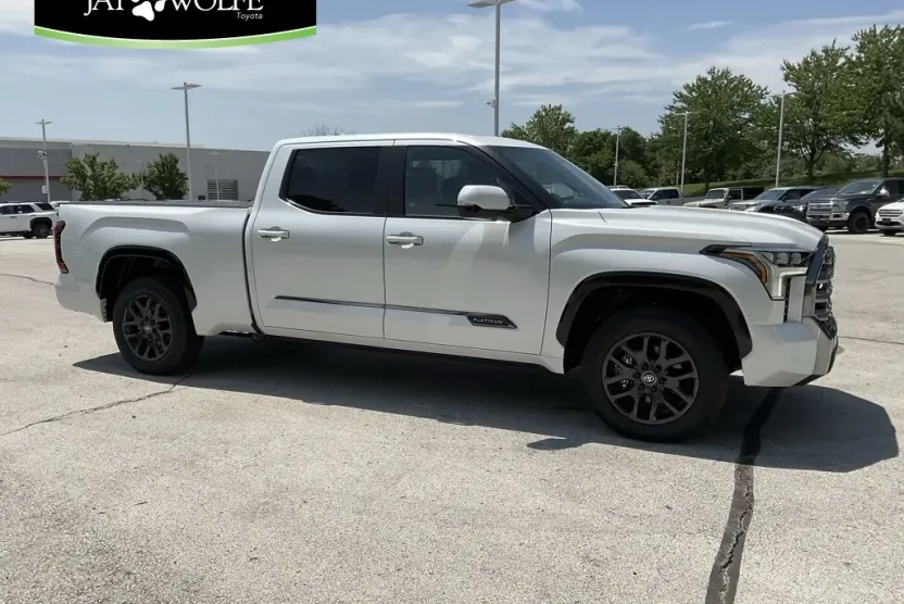 2025 Toyota Tundra Platinum photo 1