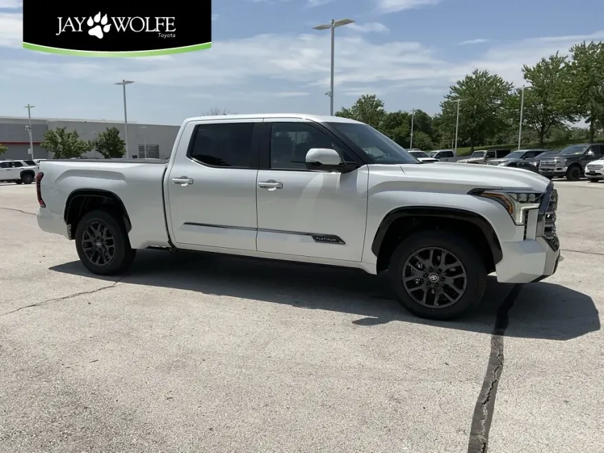 2025 Toyota Tundra Platinum photo 1