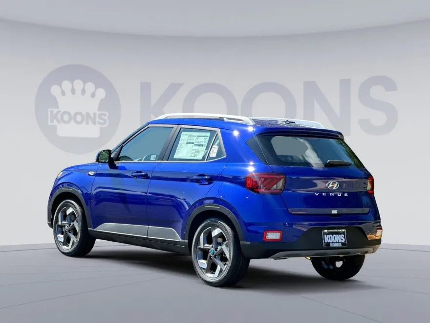 2025 Hyundai Venue SEL Limited photo 1