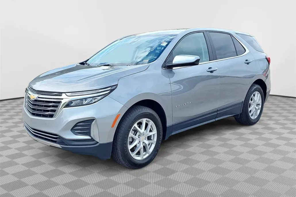 2023 Chevrolet Equinox LT photo 1