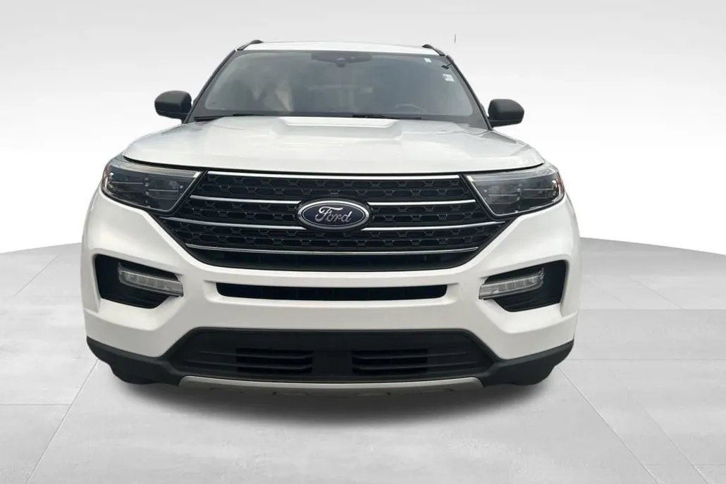 2020 Ford Explorer XLT photo 1