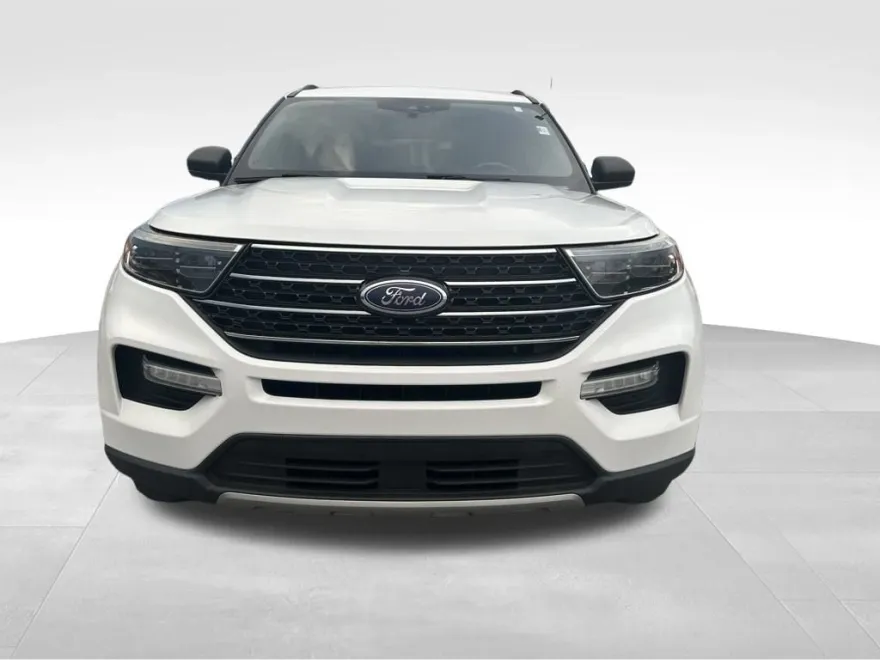 2020 Ford Explorer XLT photo 1