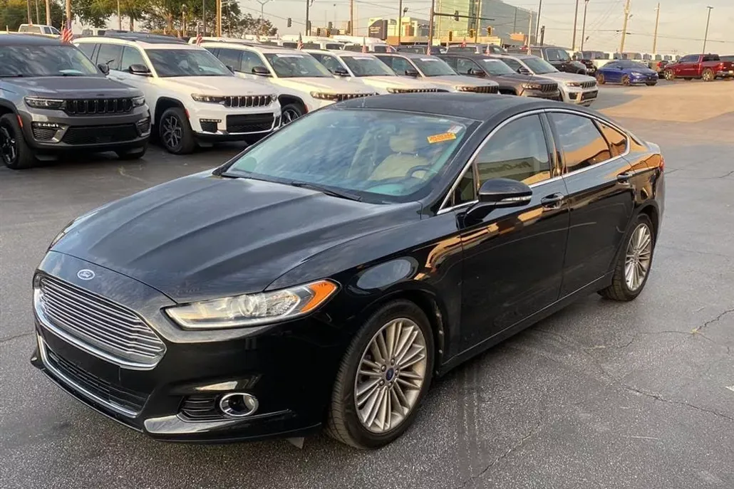 2013 Ford Fusion SE photo 1