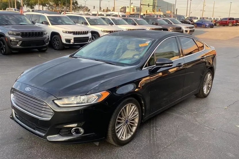 2013 Ford Fusion SE photo 1