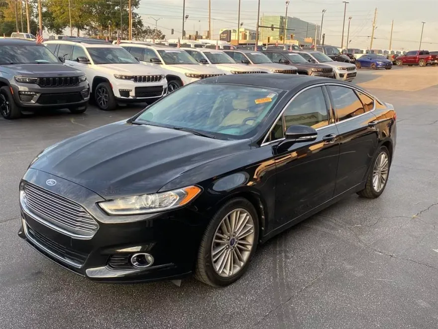 2013 Ford Fusion SE photo 1