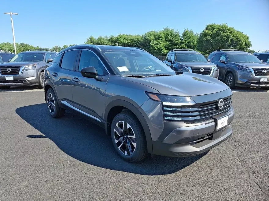 2025 Nissan Kicks SV photo 1