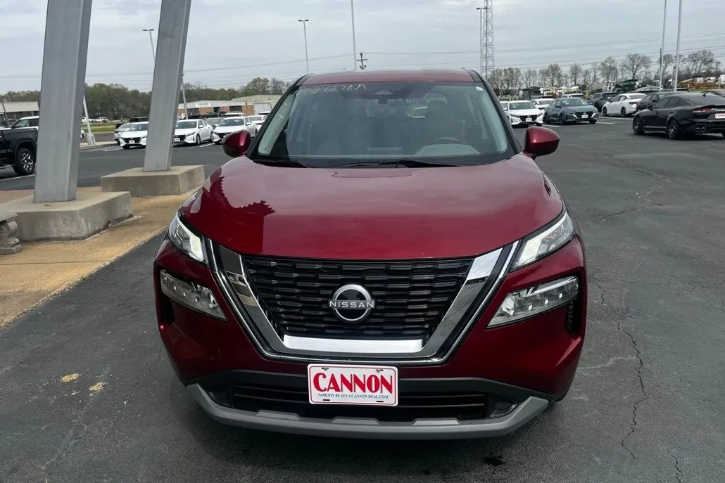 2023 Nissan Rogue SV photo 1