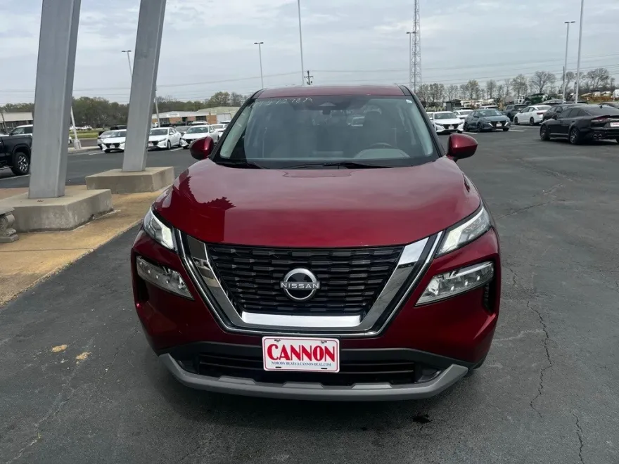 2023 Nissan Rogue SV photo 1