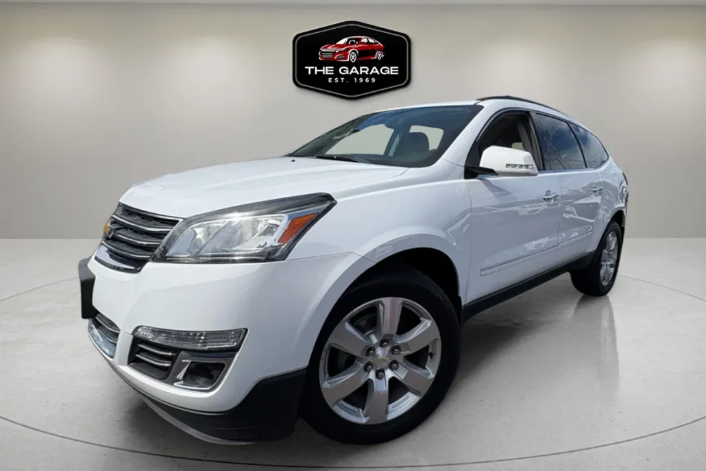 2017 Chevrolet Traverse Premier photo 1