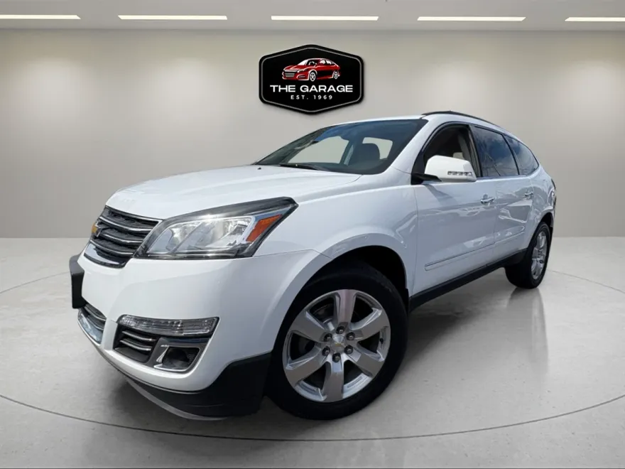 2017 Chevrolet Traverse Premier photo 1