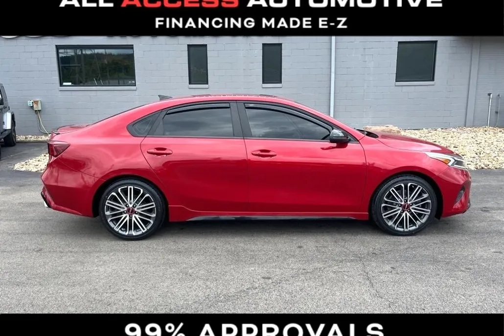 2022 Kia Forte GT photo 1