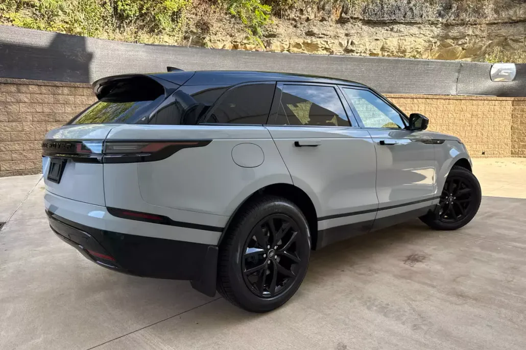 2026 Land Rover Range Rover Velar SE photo 1