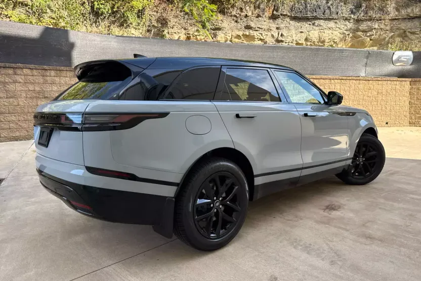 2026 Land Rover Range Rover Velar SE photo 1