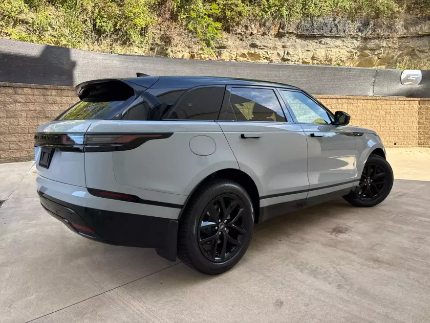 2026 Land Rover Range Rover Velar SE photo 1