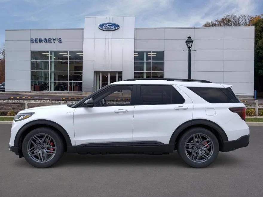 2025 Ford Explorer ST-Line photo 1