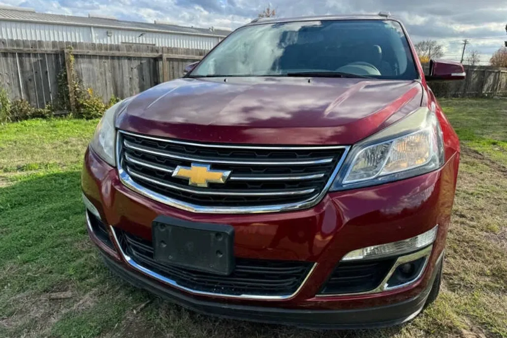 2015 Chevrolet Traverse 1LT photo 1