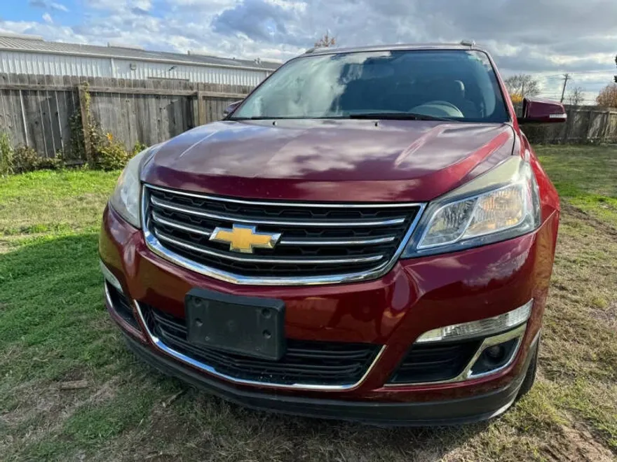 2015 Chevrolet Traverse 1LT photo 1